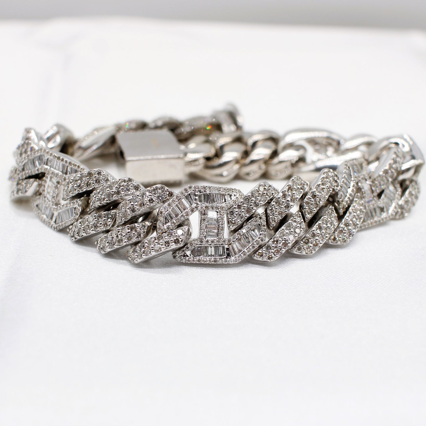 9K ART DECO STYLE DIAMOND BRACELET 12.15CT