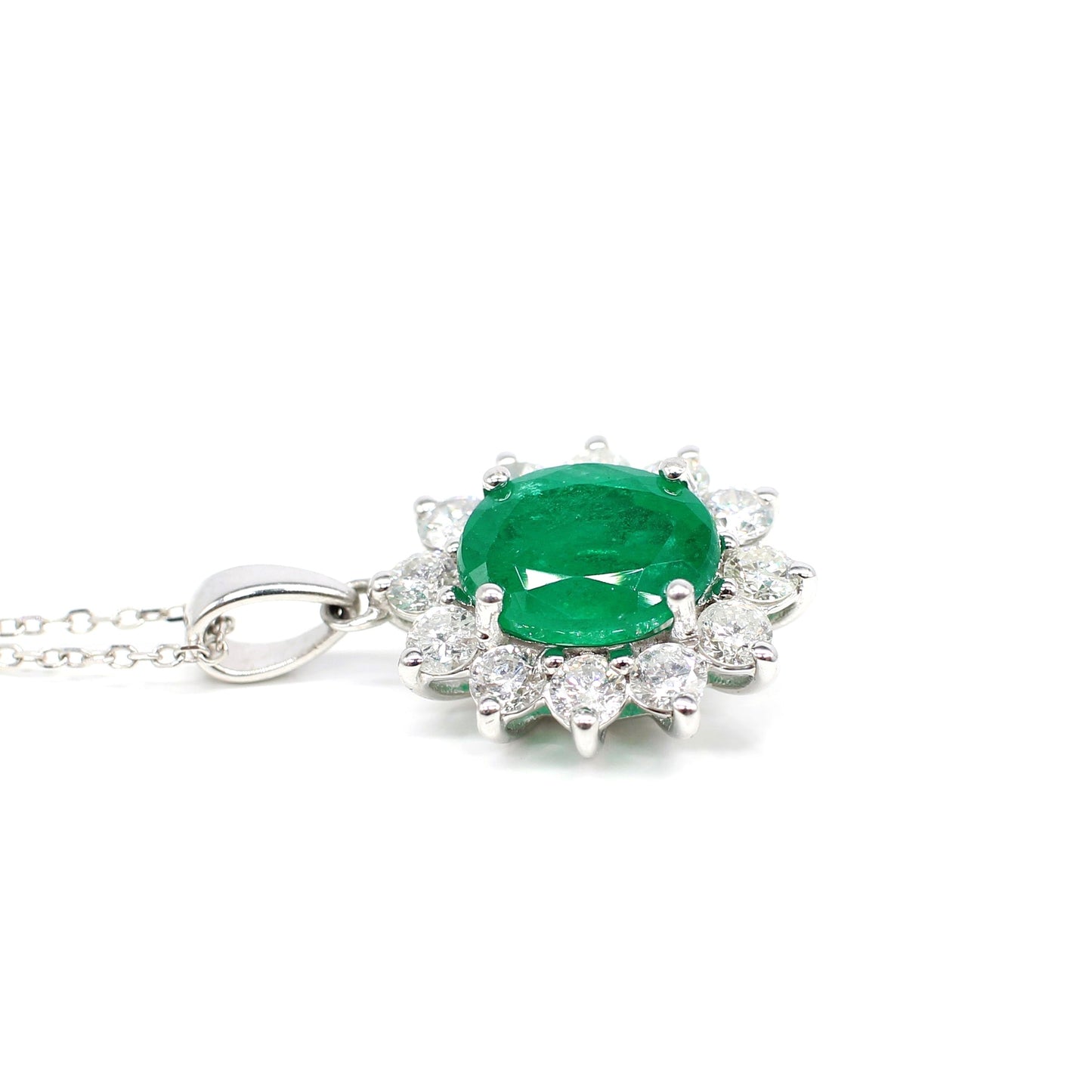 18K EMERALD & DIAMOND PENDANT NECKLACE