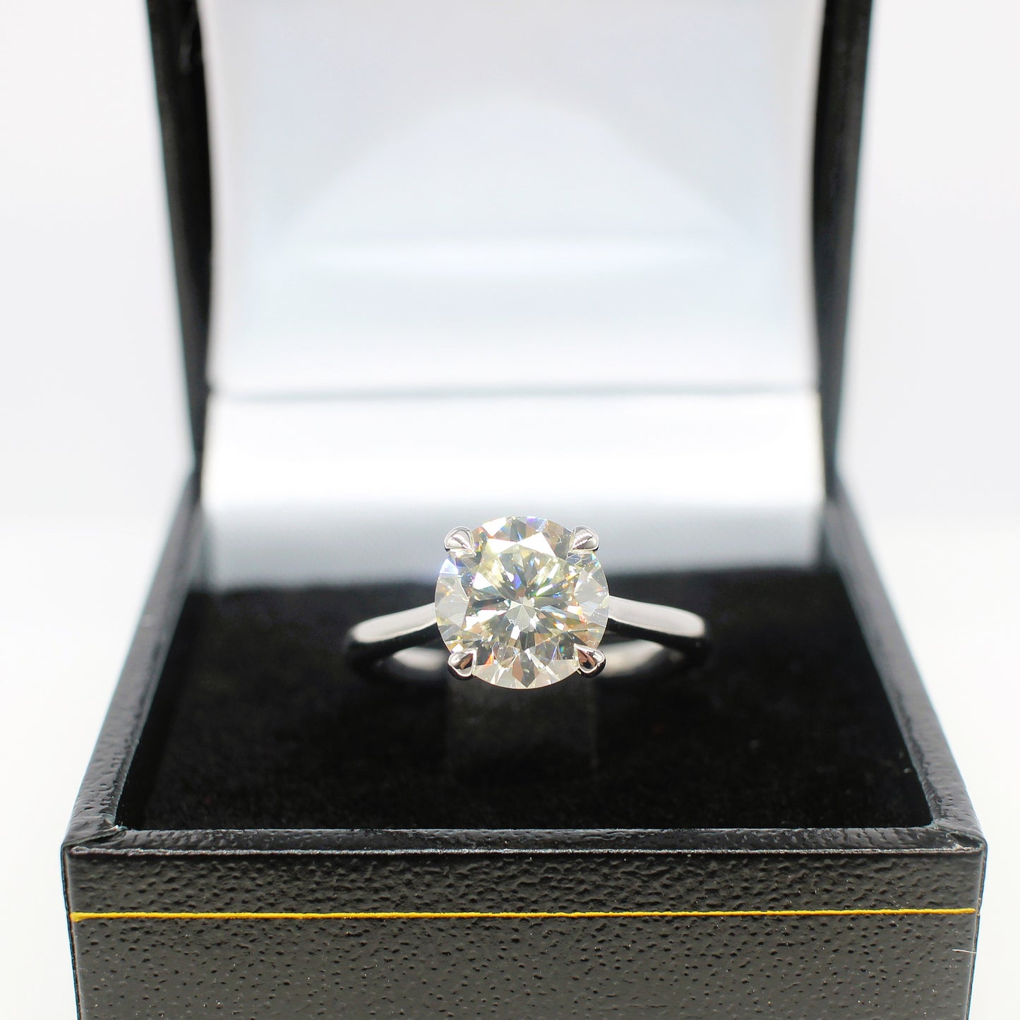 PLATINUM 2.32CT DIAMOND SOLITAIRE RING