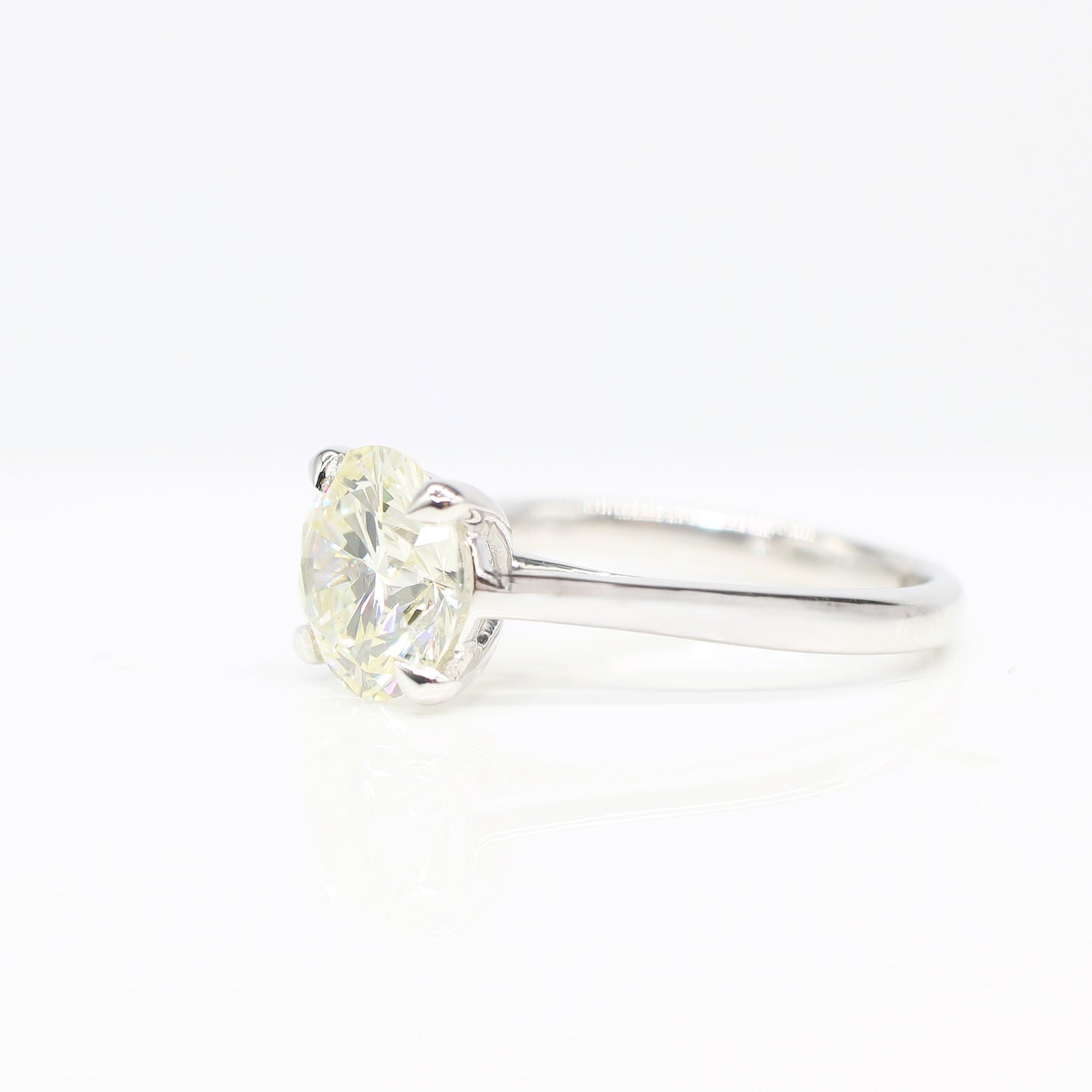 PLATINUM 2.32CT DIAMOND SOLITAIRE RING