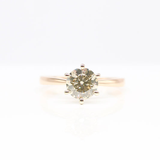 18K DIAMOND SOLITAIRE RING