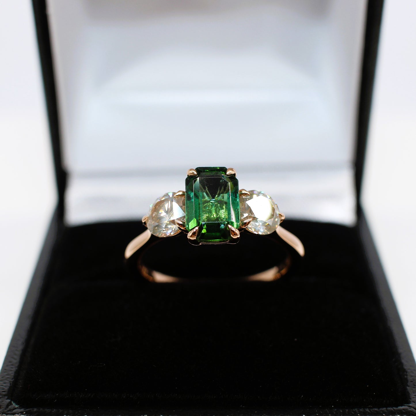 18K TOURMALINE & DIAMOND 3 STONE RING