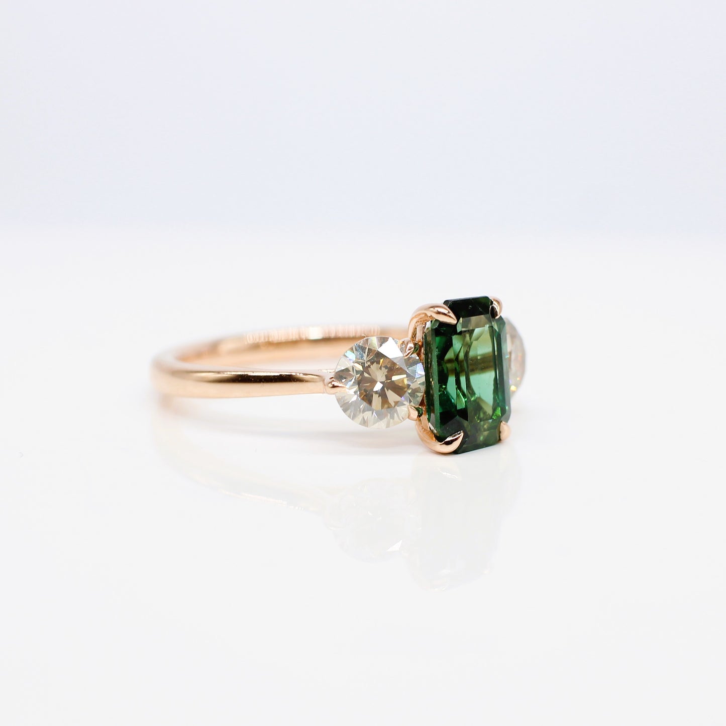 18K TOURMALINE & DIAMOND 3 STONE RING