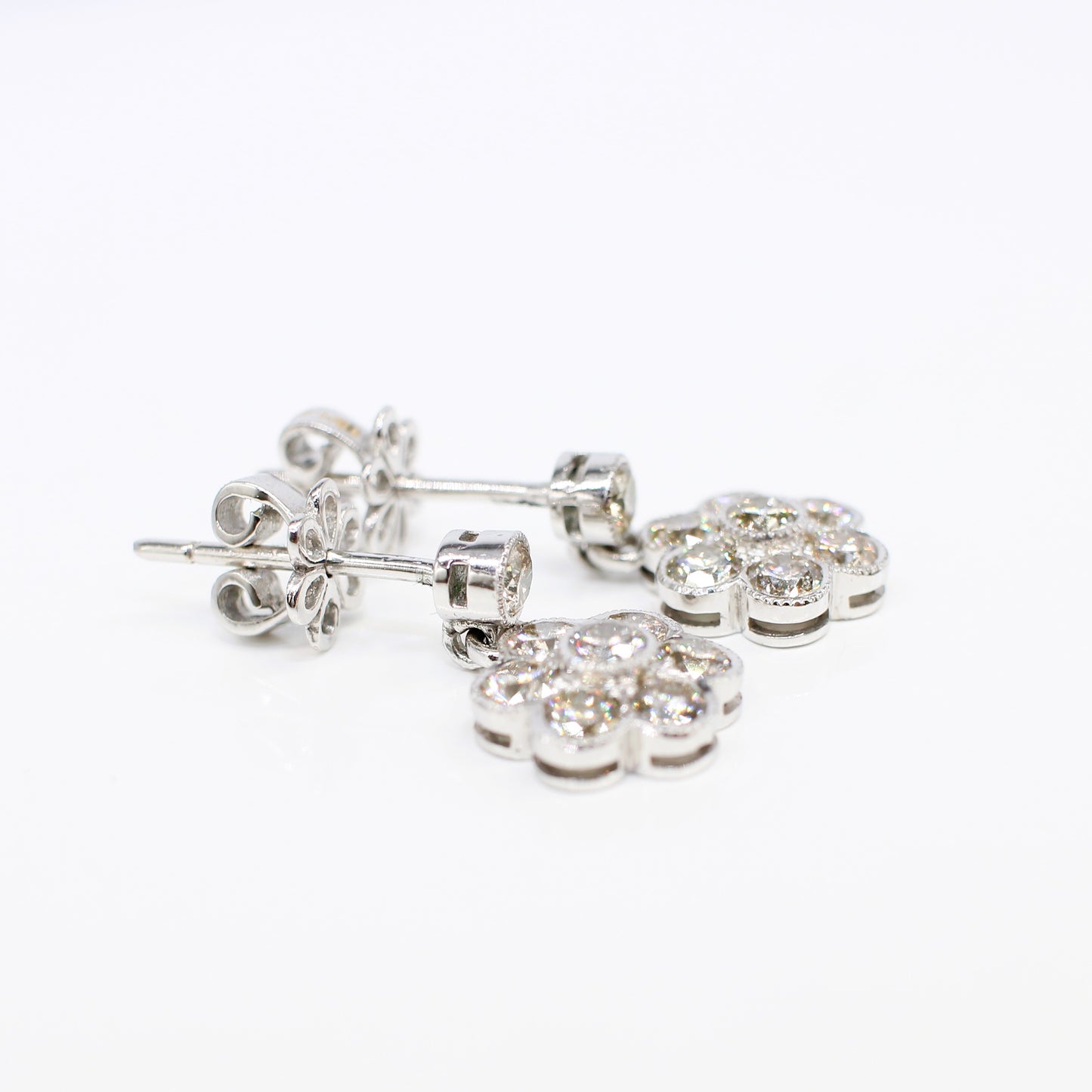 18K DIAMOND DAISY STYLE EARRINGS
