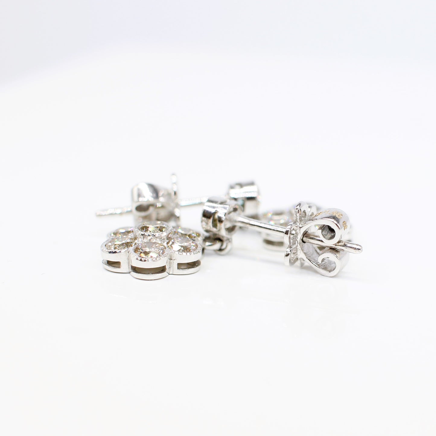 18K DIAMOND DAISY STYLE EARRINGS