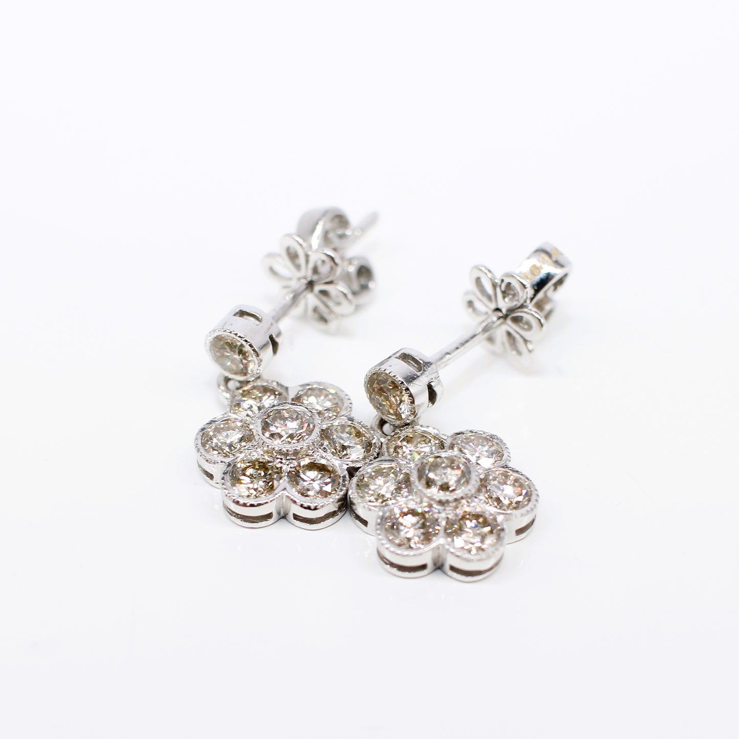 18K DIAMOND DAISY STYLE EARRINGS