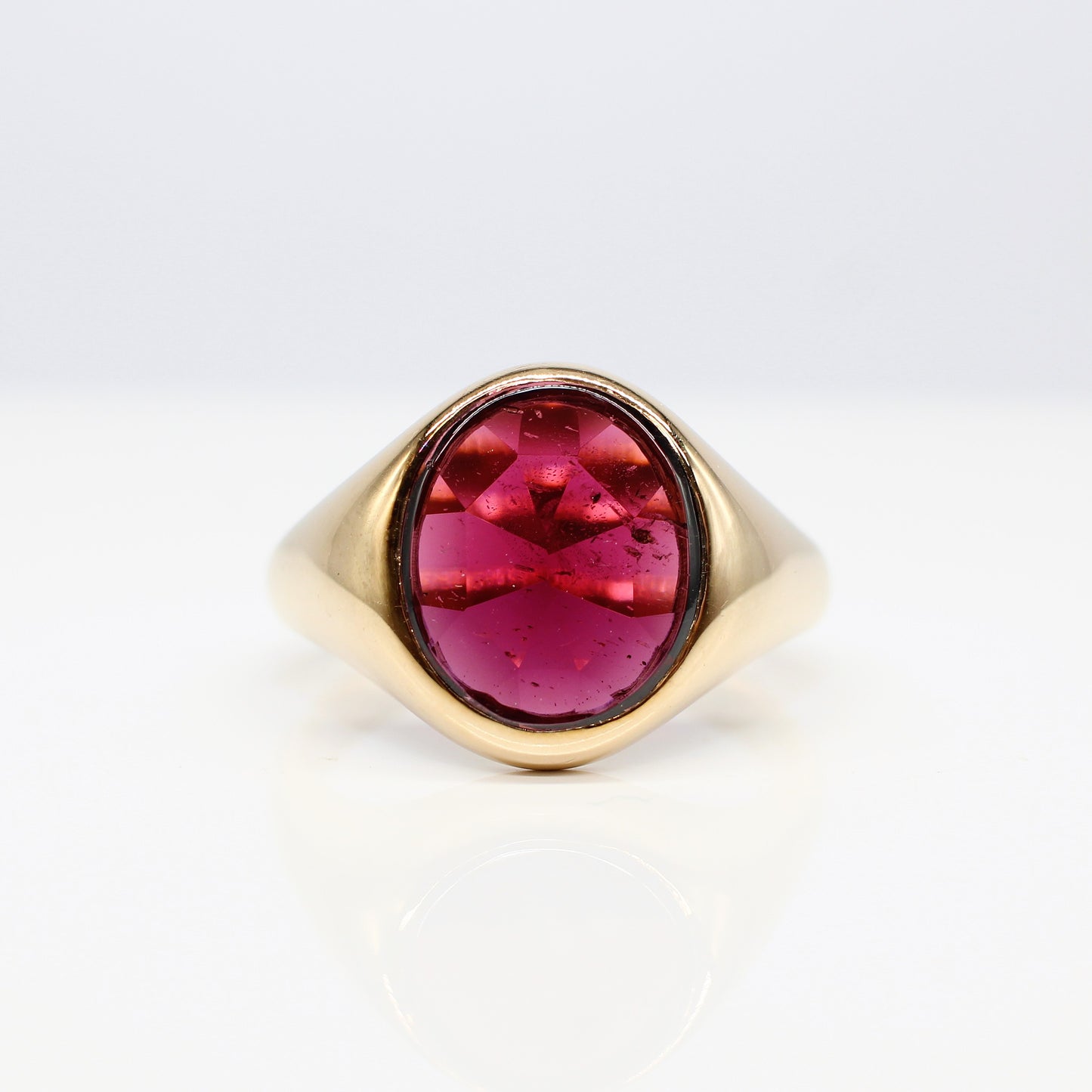 GENTS RHODOLITE GARNET SIGNET RING