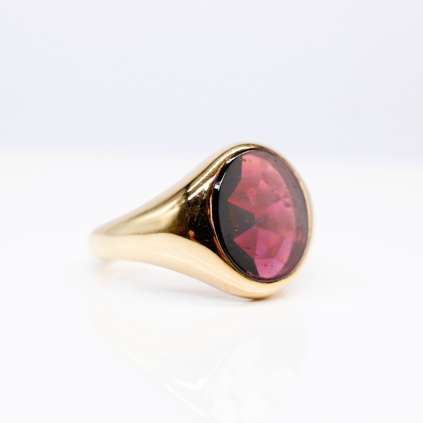 GENTS RHODOLITE GARNET SIGNET RING