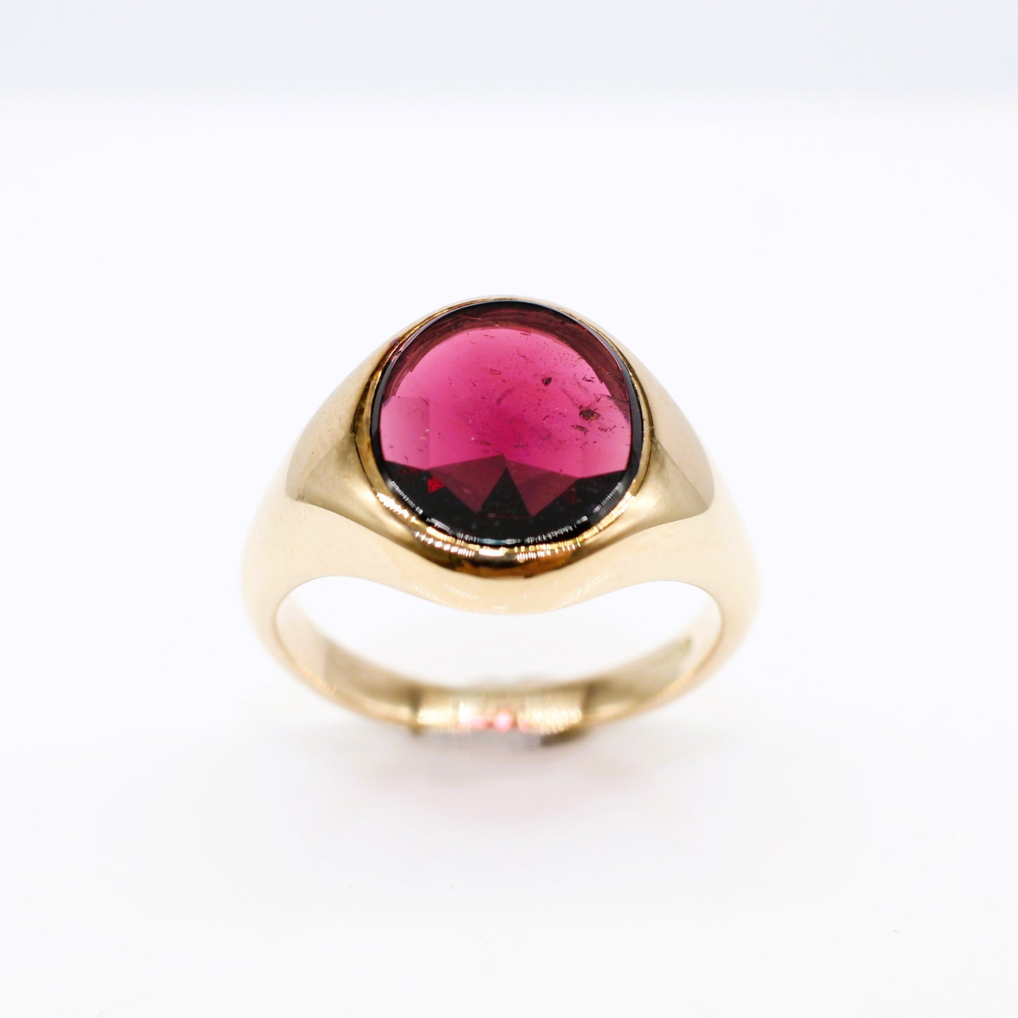 GENTS RHODOLITE GARNET SIGNET RING