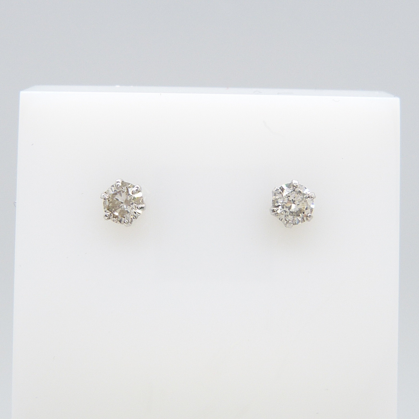 SOLITAIRE DIAMOND STUDS