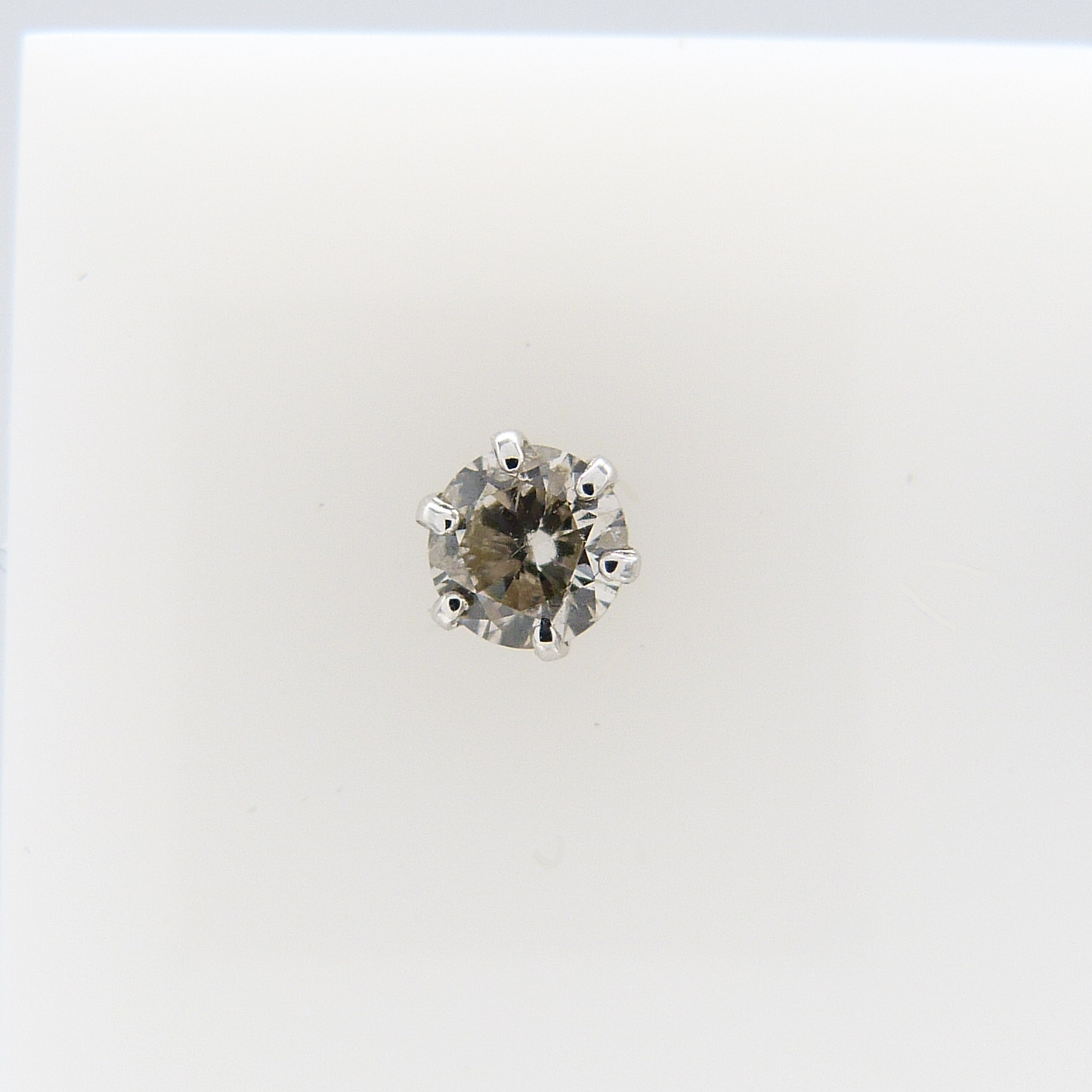 SOLITAIRE DIAMOND STUDS