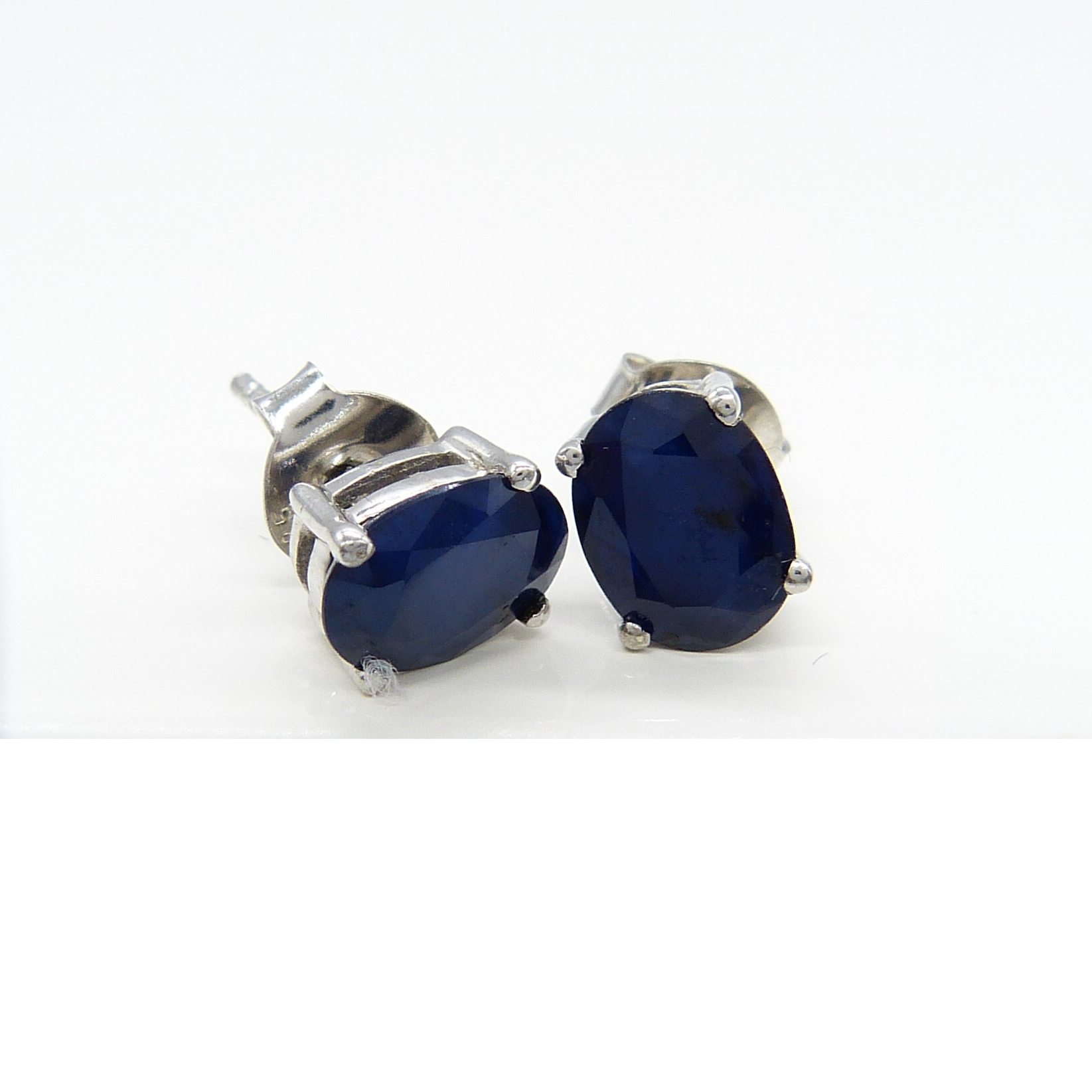 SAPPHIRE & SILVER STUDS