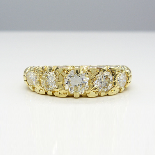 1.30CT 18K GRADUATED RING
