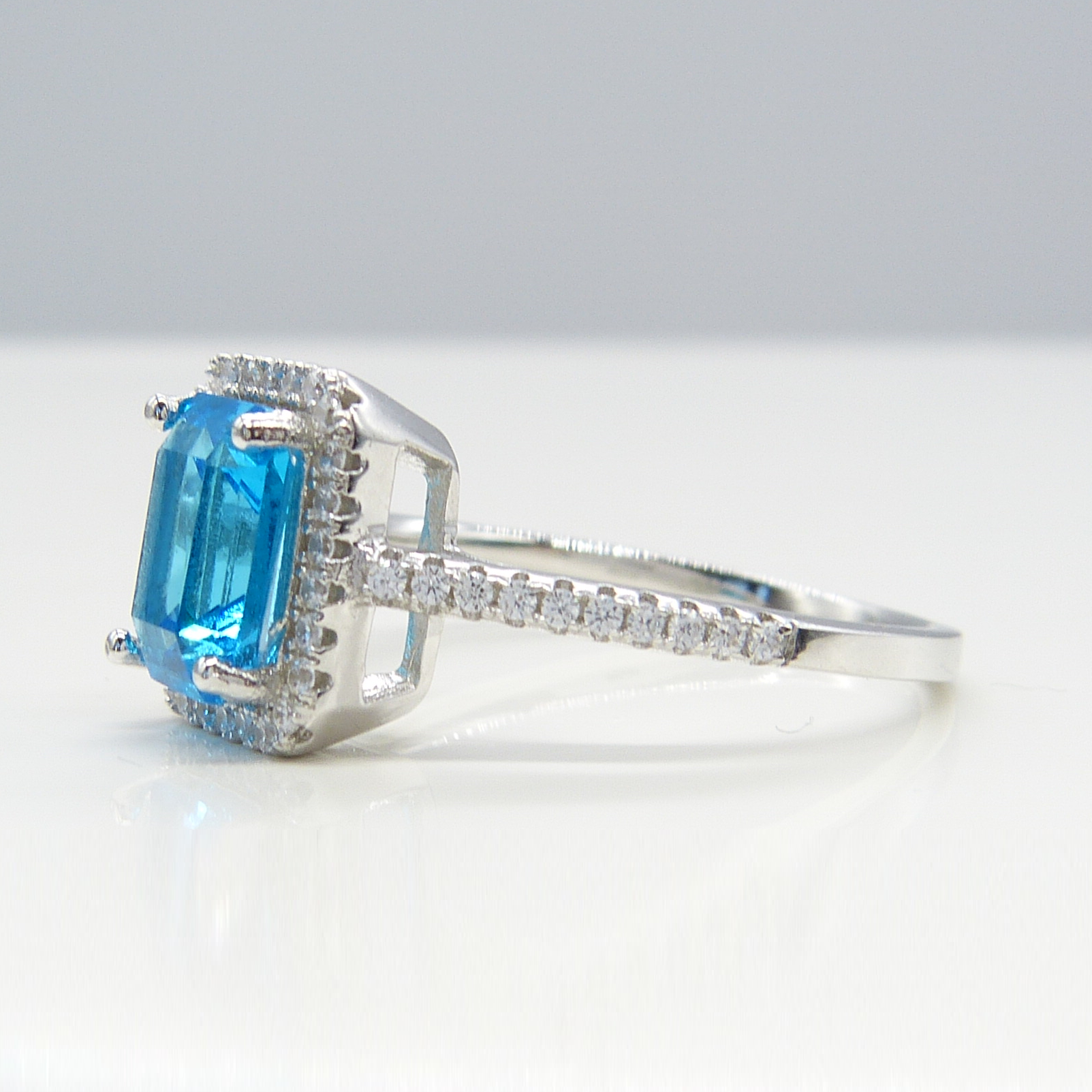 SILVER LIGHT BLUE RING