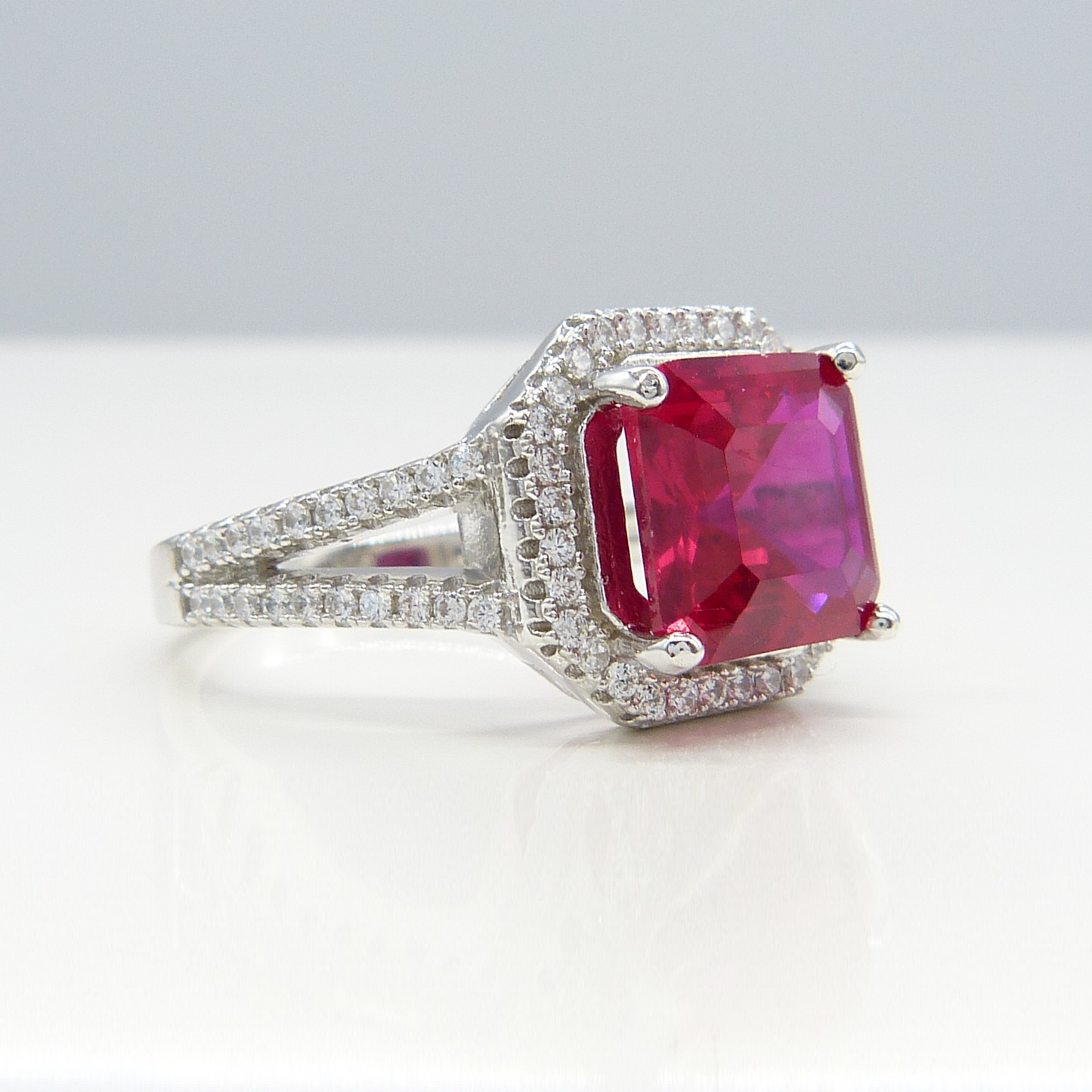 SILVER DARK RED CZ RING
