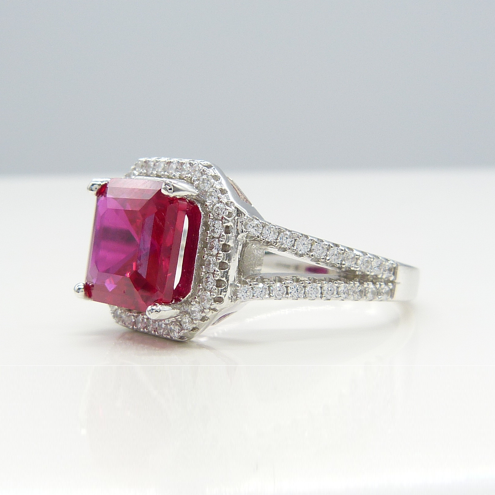 SILVER DARK RED CZ RING