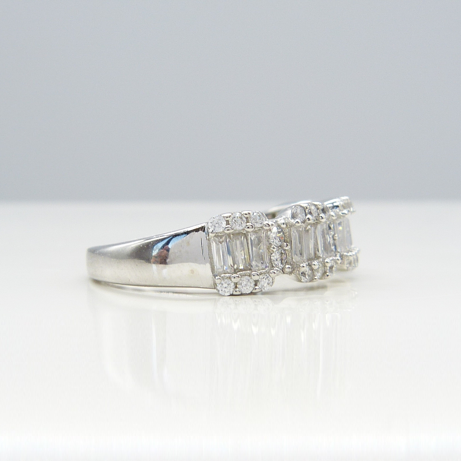 SILVER BAGUETTE CLUSTER RING