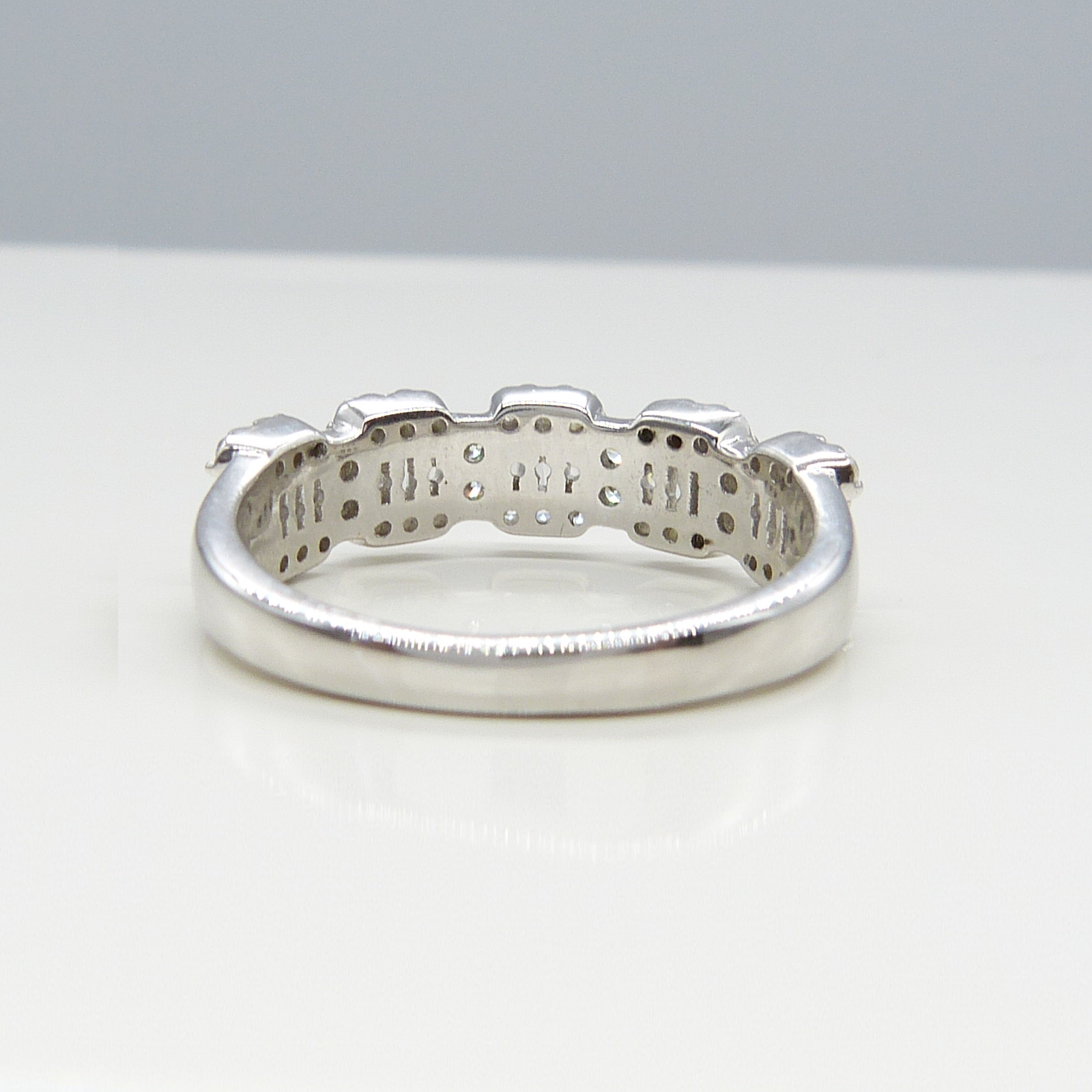 SILVER BAGUETTE CLUSTER RING