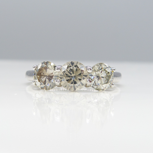 1.47CT 18K DIAMOND TRILOGY RING