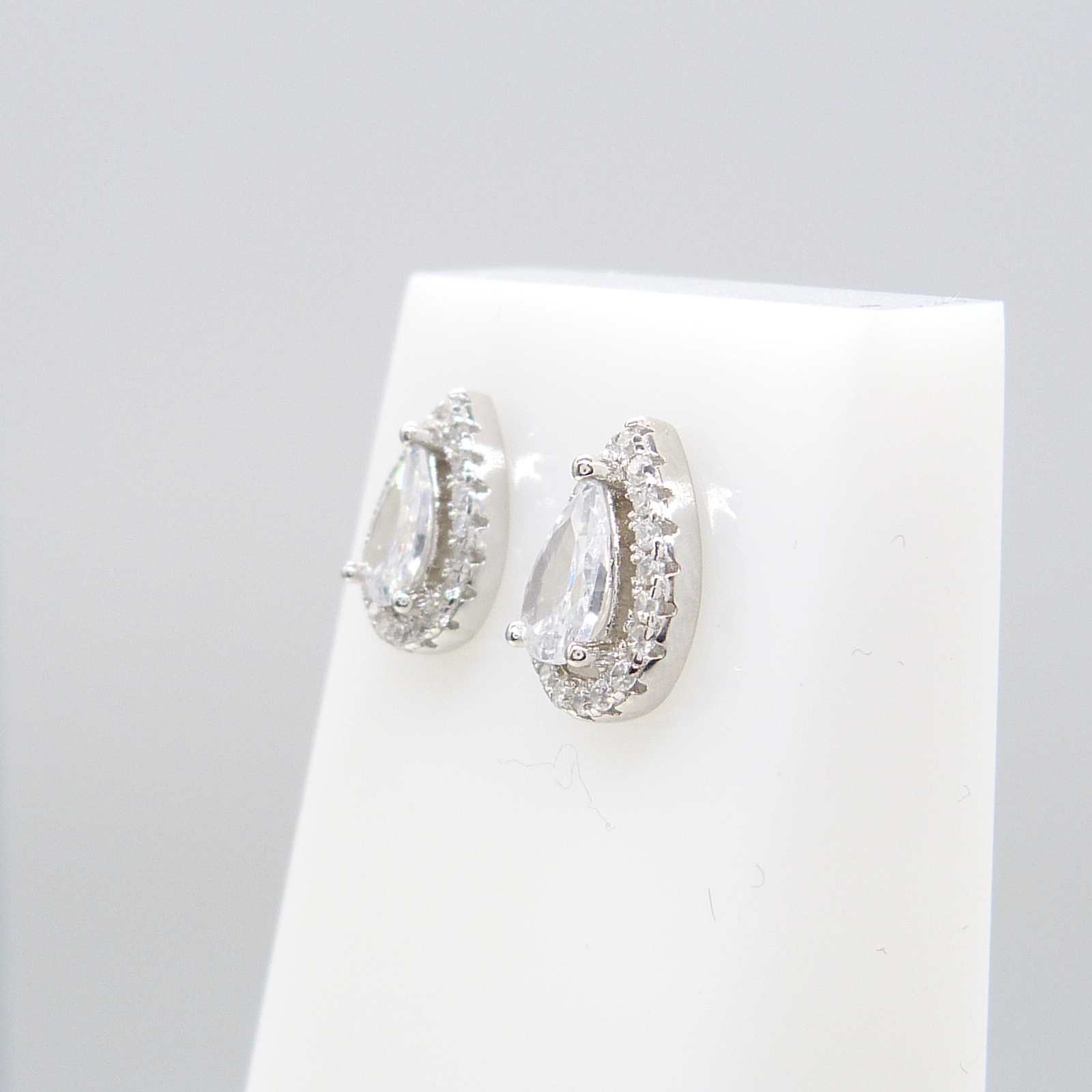SILVER PEAR-SHAPED STUDS