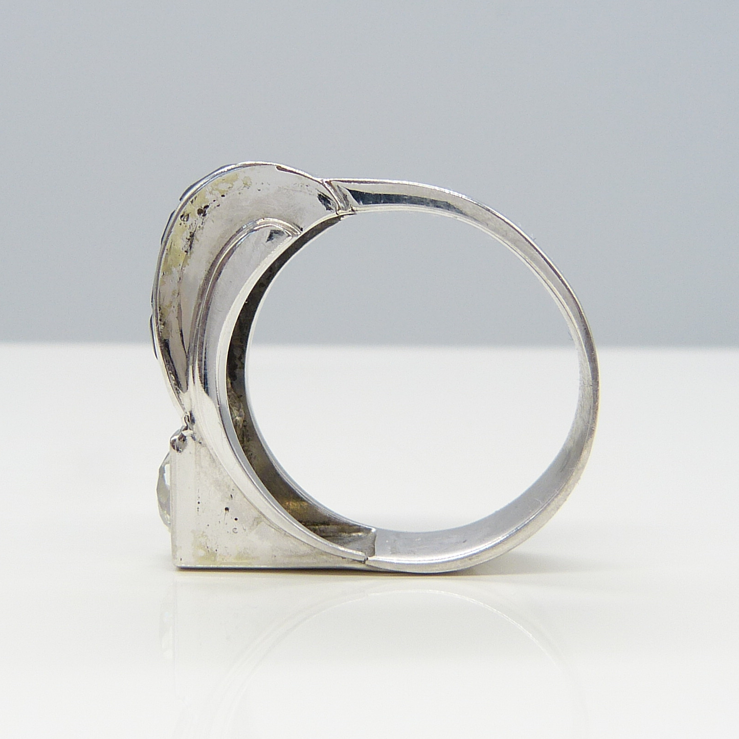 18K GOLD SAPPHIRE & DIAMOND RING