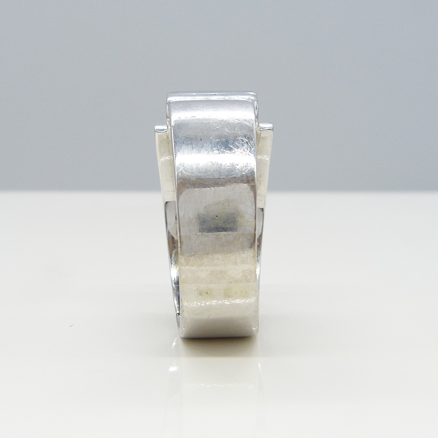 18K GOLD SAPPHIRE & DIAMOND RING